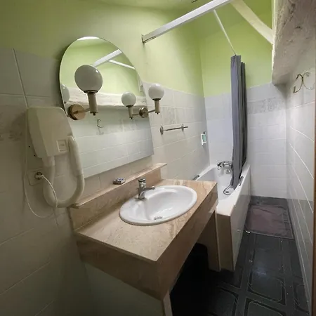 Les Hauts De Saint Jacques - *