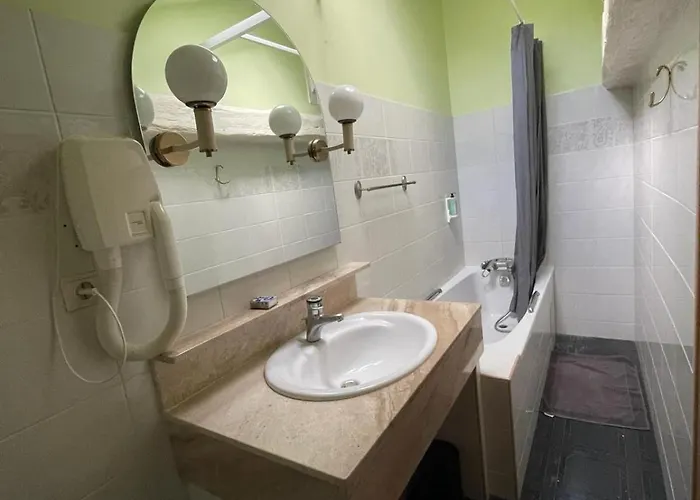 Les Hauts De Saint Jacques - *